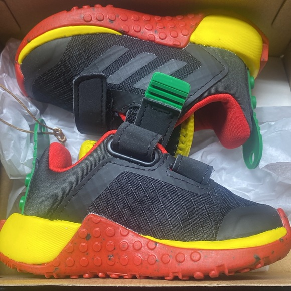 Infant addidas Lego edition sneakers - Picture 7 of 8